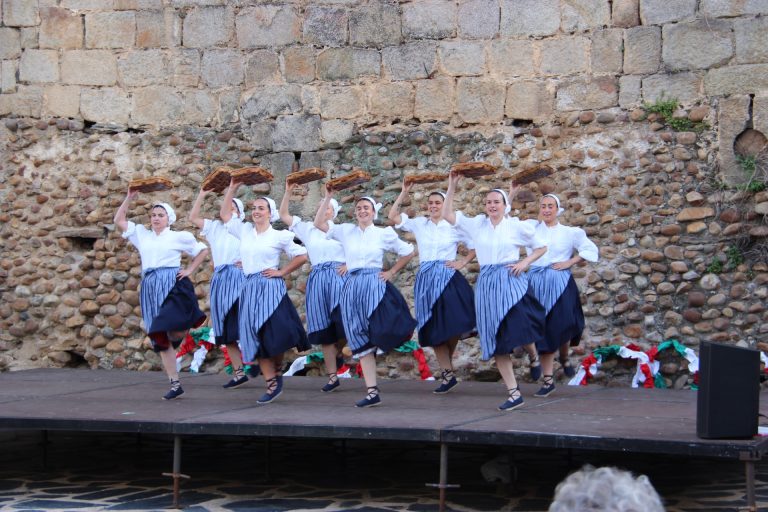 Danse folklorique
